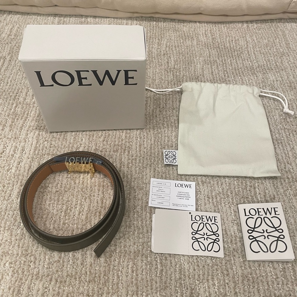 Loewe Graphic Buckle Leather Belt - Khaki
